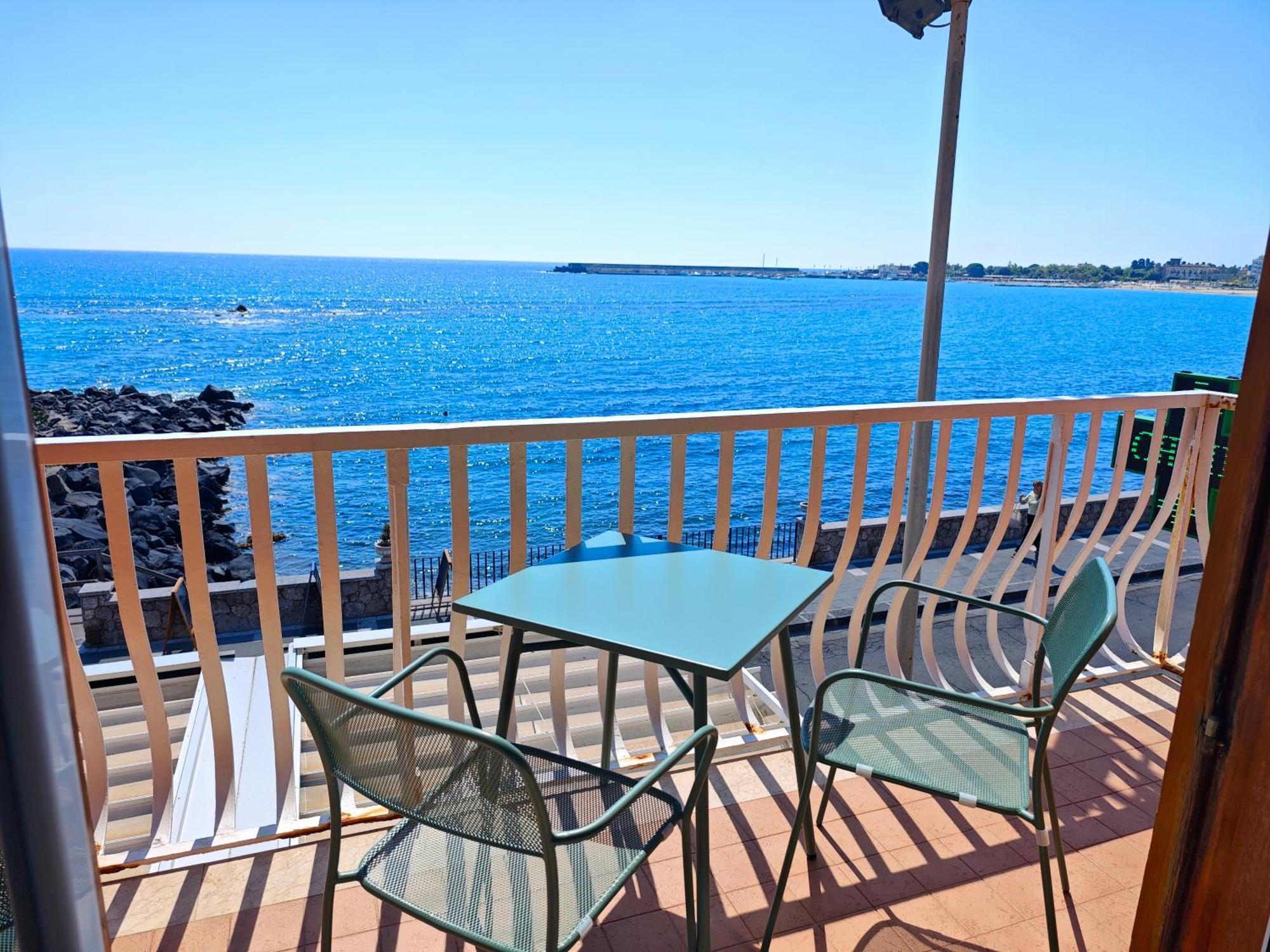 Super Panorama & Astonishing Apartment Seaview Giardini-Naxos Extérieur photo