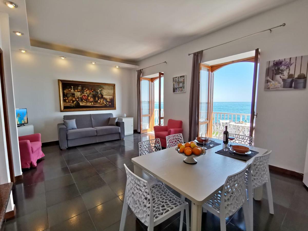 Super Panorama & Astonishing Apartment Seaview Giardini-Naxos Extérieur photo