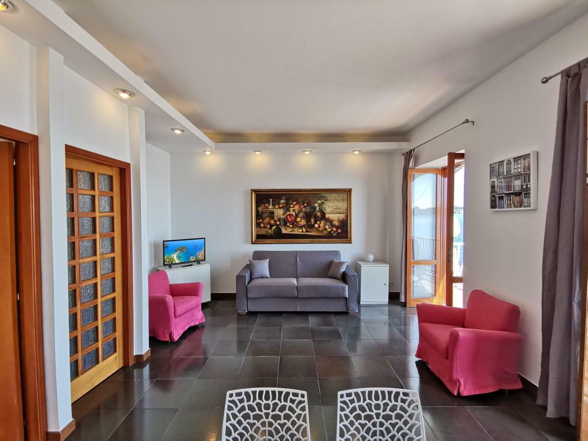 Super Panorama & Astonishing Apartment Seaview Giardini-Naxos Extérieur photo